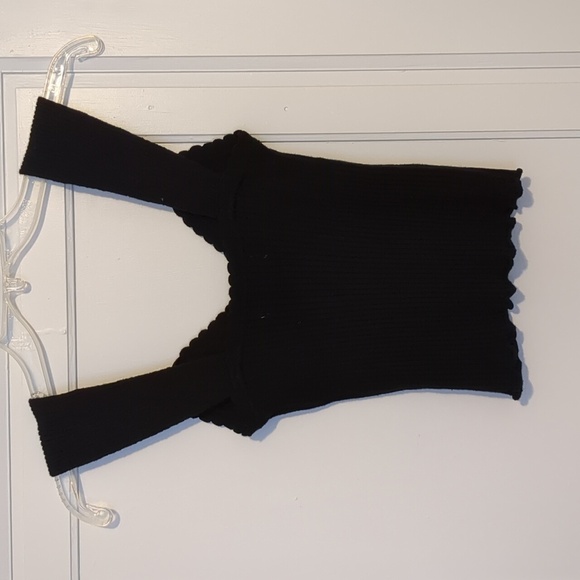 RIHOAS Black Rib Stretch Knit Sleeveless Top Tank Top Red Rose Detail Small - Picture 3 of 3